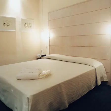 ファースト 4*