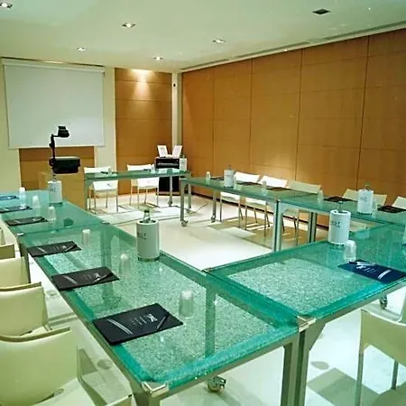 Hotel First 4*