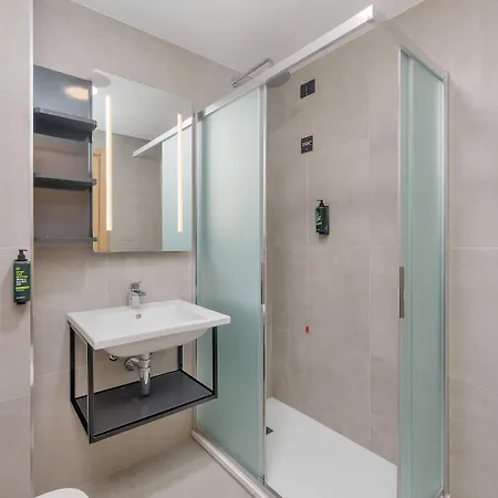Hotel First 4*