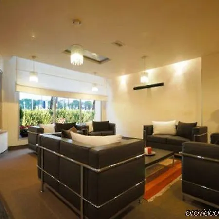 B&B Hotel First 4*