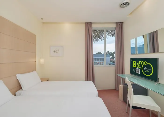 ホテル First カレンツァーノ