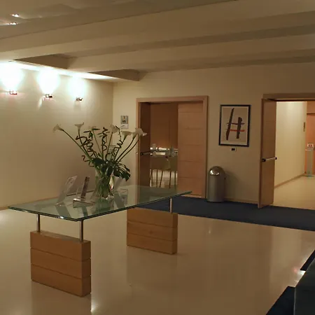 Hotel First 4*