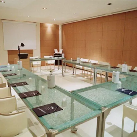 Hotel First 4*