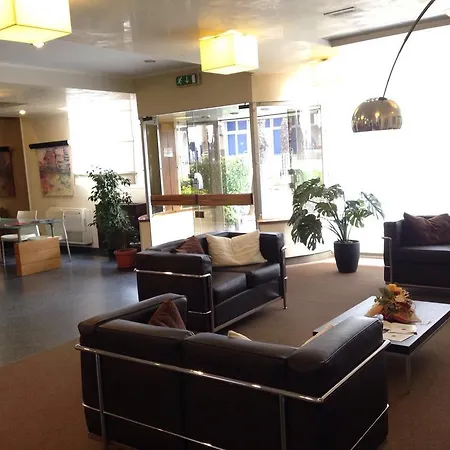Hotel First 4*